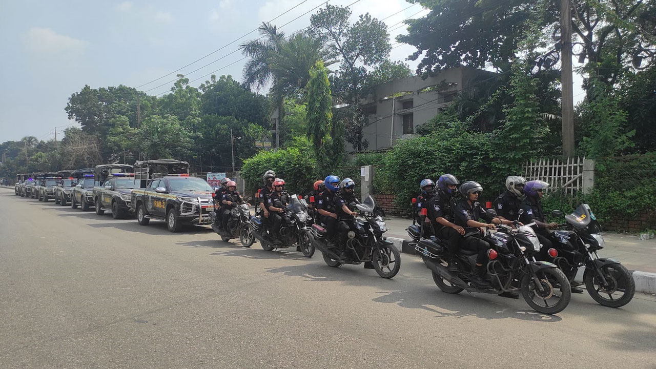 সারা দেশে র&zwj;্যাবের ৪২৮ টহল দল মোতায়েন