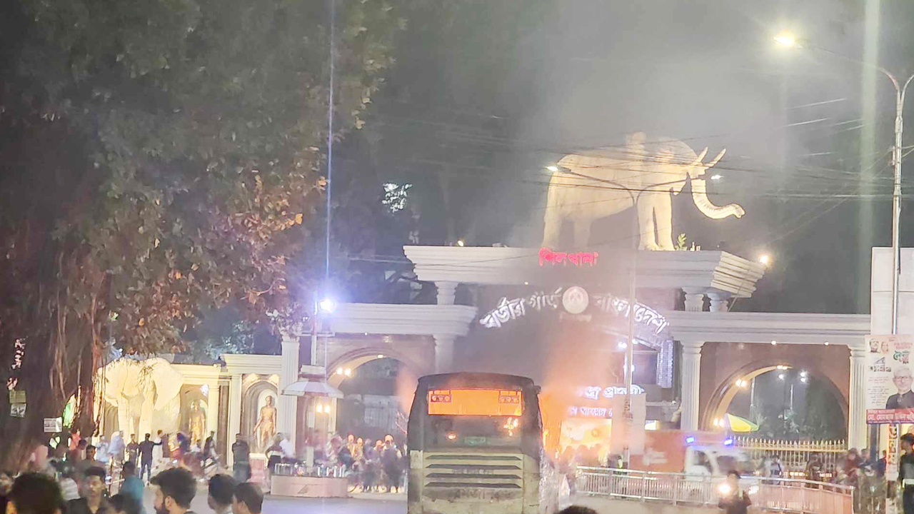 ২৭ ঘণ্টায় ৭ বাসে আগুন দিয়েছে দুর্বৃত্তরা