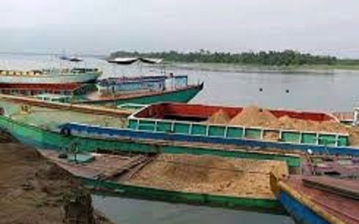 যাদুকাটা নদীতে টাঁস্কফোর্সের অভি*যান: জরি*মানা ও কা*রাদ*ণ্ড