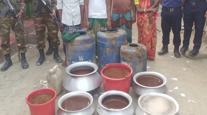 আজমিরীগঞ্জে বিপুল পরিমাণ ম*দসহ আ*টক ৪ 