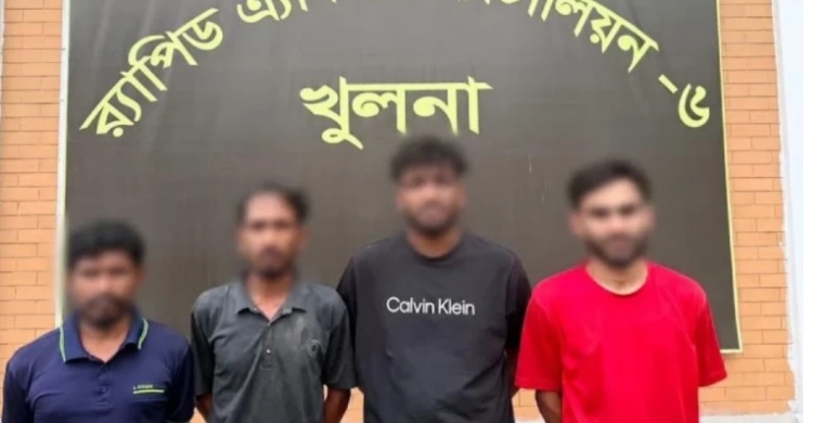 খুলনায় র&zwj;্যাবের অ*ভিযানে শীর্ষ স ন্ত্রা সী মমিসহ ৪ জন গ্রে প্তা র