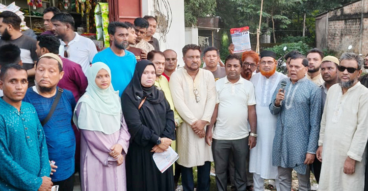 বিশ্বনাথে ইলিয়াস পত্নী লুনার উদ্যোগে লিফলেট বিতরণ ও মি ছি ল