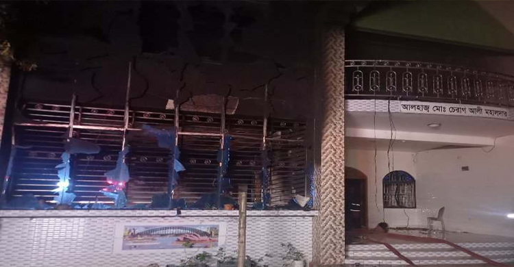 বাহুবলে জোড়া খুনের ঘটনায় আতঙ্কে পুরুষশূন্য গ্রাম