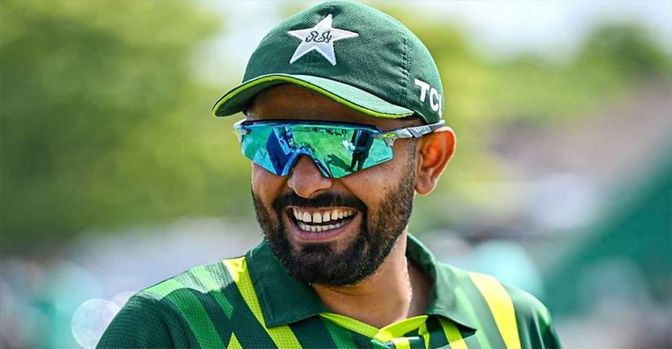 সবাইকে ছাড়িয়ে অধিনায়ক বাবরের রেকর্ড