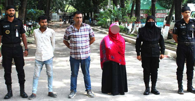 হ ত্যা র পর আট খণ্ড করা হয় লা শ