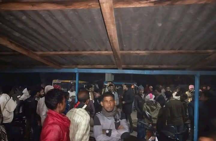 মাধবপুরে টাকা ফেরতের দাবীতে ২৪ ঘন্টা অবরুদ্ধ নিশানের কর্তা ব্যক্তিরা 