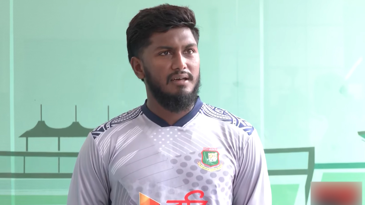 এনসিএলকে &lsquo;পিকনিক ক্রিকেট&rsquo; বলায় ম র্মা হ ত জাকের
