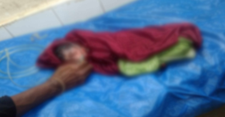 বাহুবলে রাস্তার পাশ থেকে নবজাতক উ দ্ধা র