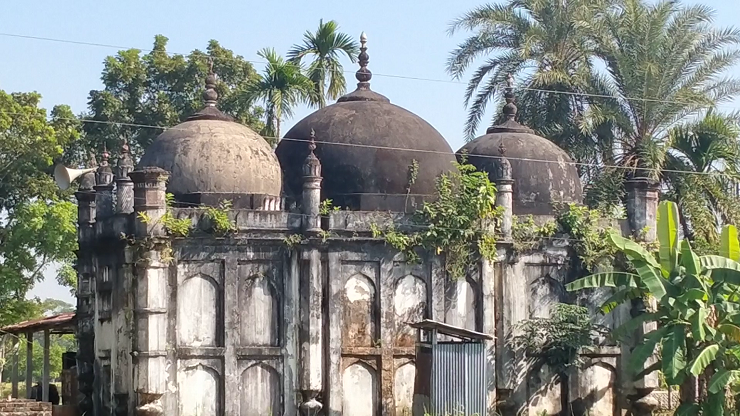 দিনে-দুপুরে মসজিদের তালা ভেঙে চুরি