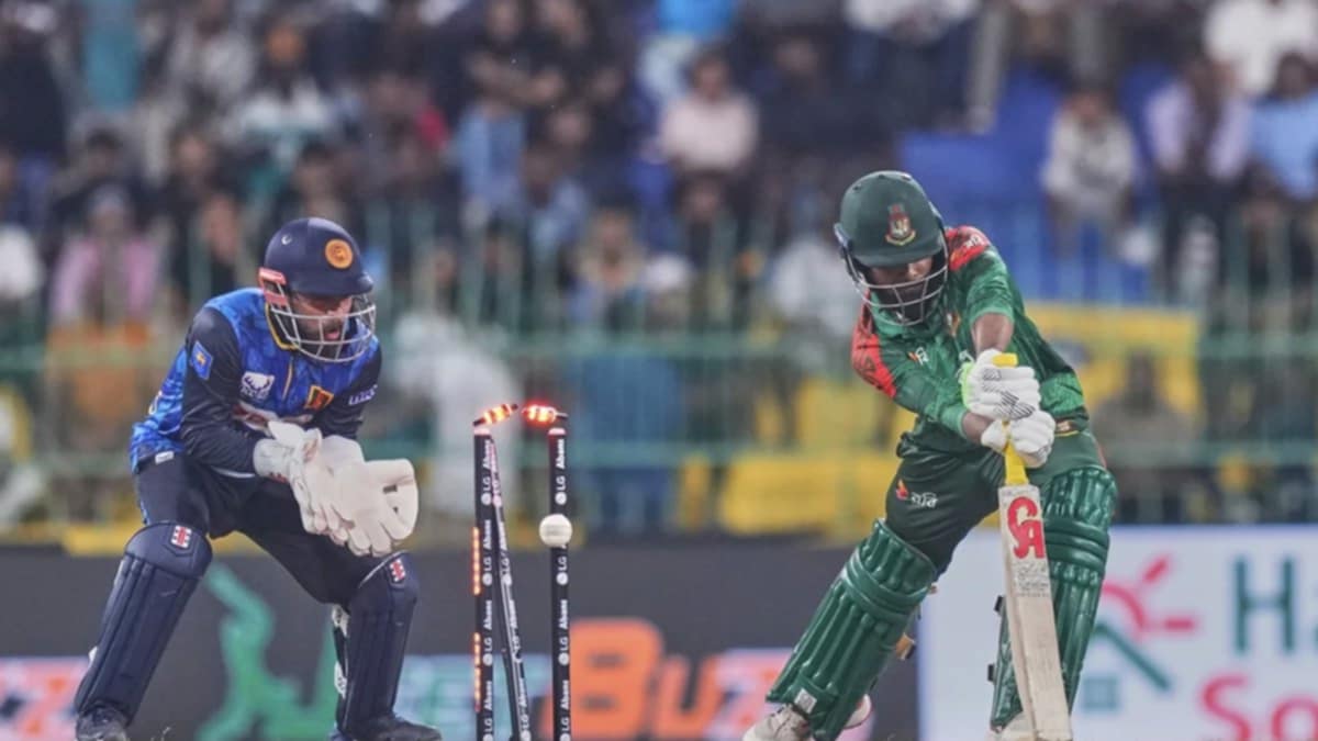 তামিম-জাকেরের অর্ধশতক সত্ত্বেও অবিশ্বাস্য ব্যাটিং ধসে বাংলাদেশের হার