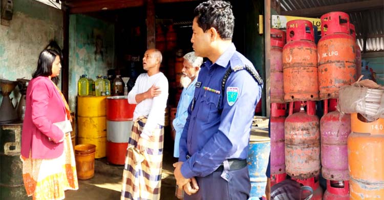 জৈন্তাপুরে অতিরিক্ত দামে এলপিজি সিলিন্ডার বিক্রির দায়ে দুই প্রতিষ্ঠানকে জ রি মা না