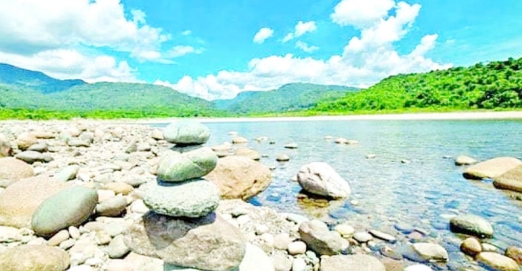 সাদাপাথর ঘুরতে এসে পর্যটকের মৃ*ত্যু