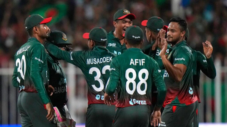 বাংলাদেশের সামনে এখনো সেমিফাইনালের সুযোগ