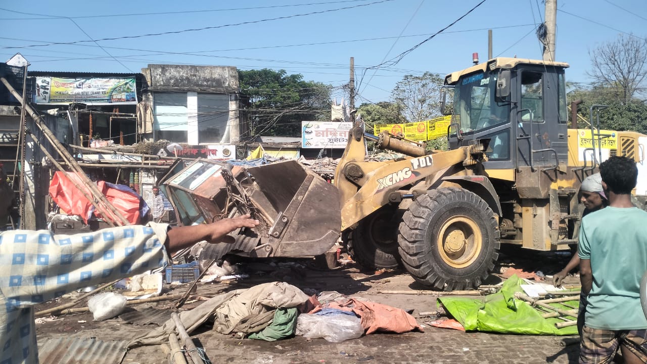 মাধবপুরে ঢাকা&ndash;সিলেট মহাসড়কে অ*বৈধ স্থাপনা উ*চ্ছেদ