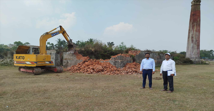 কুলাউড়ায় অ বৈ ধ ৩ ইটভাটা গুঁ*ড়িয়ে দিয়েছে প্রশাসন