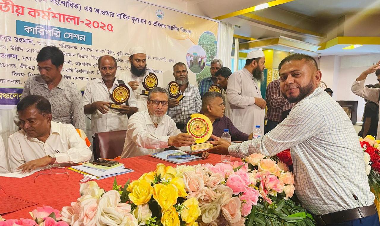 গোয়াইনঘাটে পতিত জমি চাষের আওতায় এনে পুরস্কৃত মন্তজুর আলম