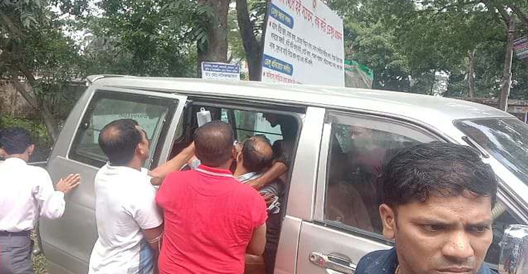 পৌরসভার টোল আদায় করতে গিয়ে সংঘর্ষ: কাউন্সিলসহ আহত ২০