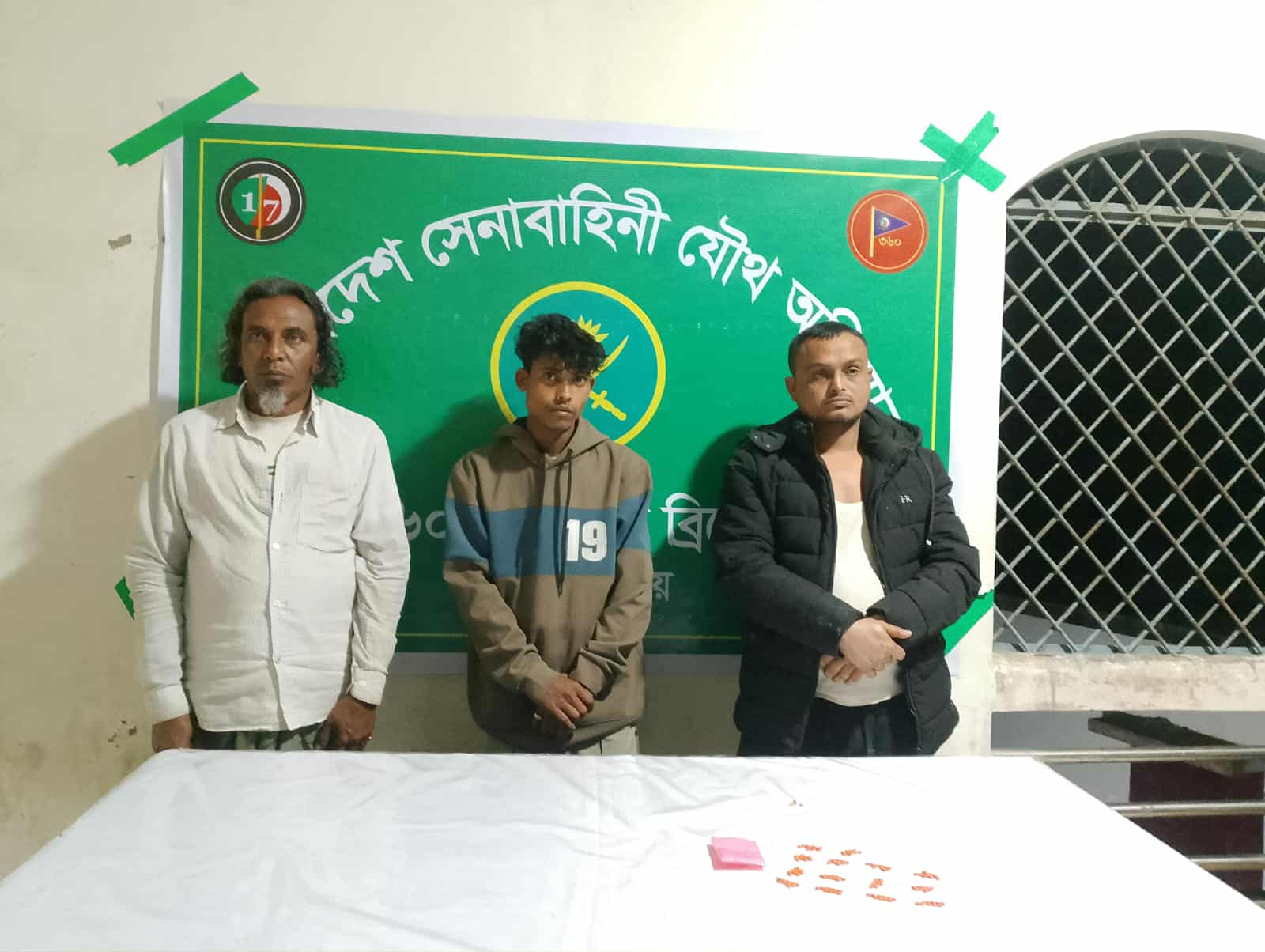 নবীগঞ্জে ১৪০ পিস ই*য়াবাসহ আ*টক ৩
