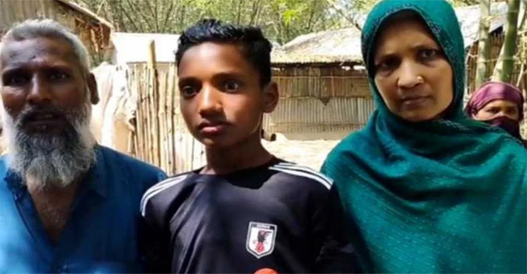 &lsquo;দাফনে&rsquo;র আড়াই মাস পর হঠাৎ বাড়ি ফিরলো কিশোর!