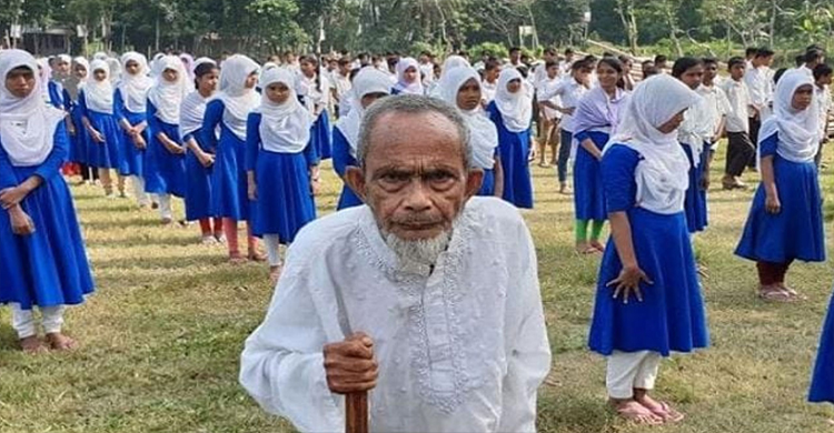 চা বিক্রির টাকায় বিদ্যালয় প্রতিষ্ঠা করা আব্দুল খালেক মা*রা গেছেন