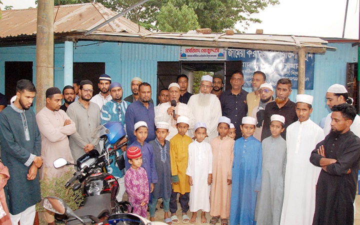 এতিম ও মাদ্রাসা শিক্ষার্থীদের নিয়ে নজীবুর রহমান নজীবের ইফতার