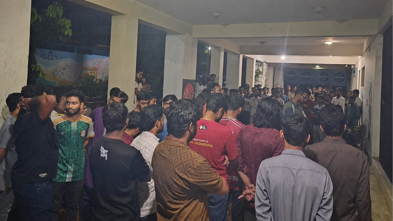 উ'ত্তাল সিলেট ইঞ্জিনিয়ারিং কলেজ, অ'বরুদ্ধ ১৪ শিক্ষক