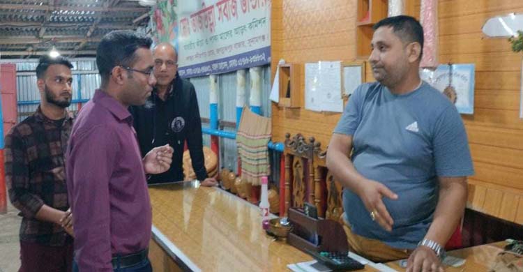 জগন্নাথপুরে দুই দোকানিকে জ রি মা না