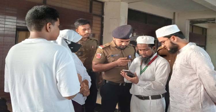 কুলাউড়ায় টিকিট কালোবাজারি রোধে প্রশাসনের অ ভি যা ন