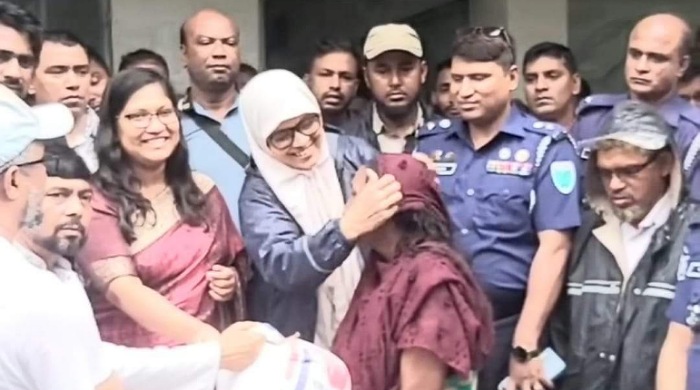 নবীগঞ্জে বন্যার্ত মানুষদের মাঝে ত্রাণ সামগ্রী বিতরণ