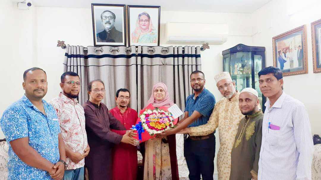 জেলা পরিষদের নব-নির্বাচিত চেয়ারম্যান আলেয়া  আক্তারের সঙ্গে শায়েস্তাগঞ্জ প্রেসক্লাবের নেতৃবৃন্দের সৌজন্য সাক্ষাৎ 