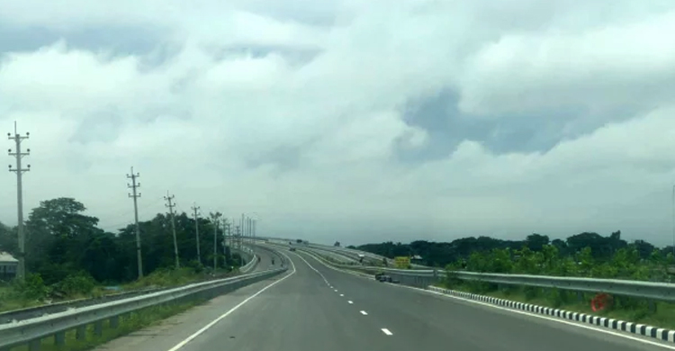 ঢাকা-মাওয়া এক্সপ্রেসওয়েতে ৫ গাড়ির সং ঘ র্ষ, আ হ ত ২০
