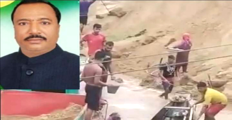 যাদু কাটার পাড় গিলে খাচ্ছে শ্র মি ক  লী গ নেতা বোরহান উদ্দিন 