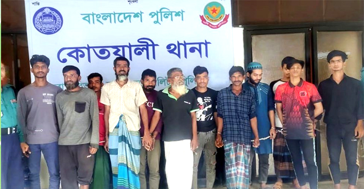  বিশেষ অভিযানে ছিনতাই*কারীসহ গ্রে প্তা র ১২