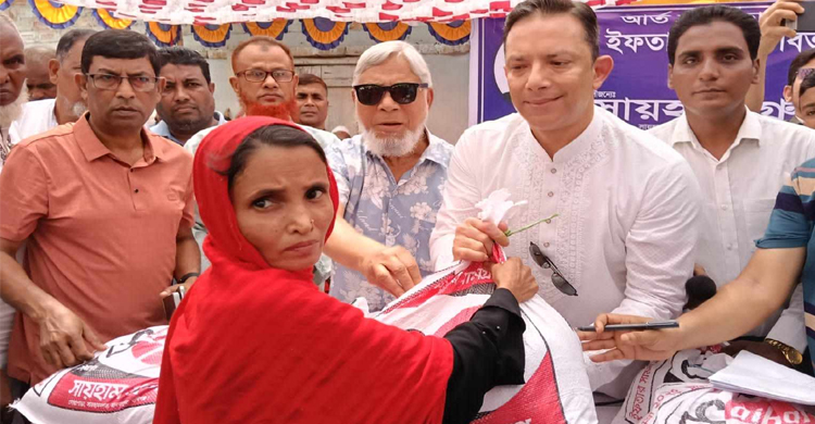 হবিগঞ্জে ২০ হাজার পরিবারের মধ্যে সায়হাম গ্রুপের ইফতার সামগ্রী বিতরণ শুরু