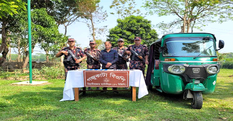 ৫২ বি জি বি অ ভি যা ন, ই য়া বা ট্যাবলেটসহ মা দ ক সম্রাট আসলাম গ্রে ফ তা র 