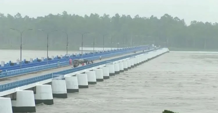 টানা বৃষ্টি ও ঢলে তিস্তার পানি বাড়ছে, খুলে দেওয়া হয়েছে ব্যারাজের ৪৪ গেট