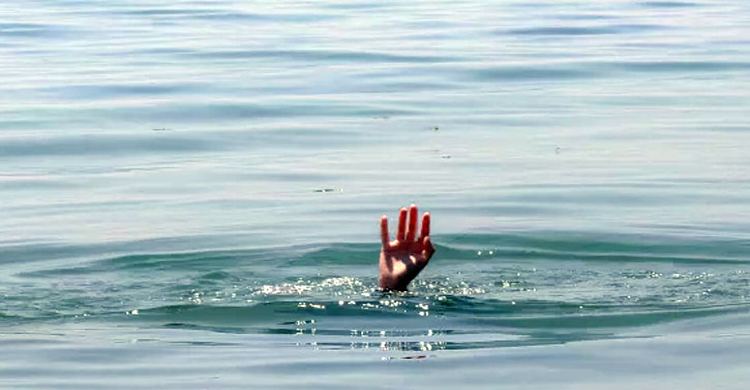 পানিতে ডুবে ৩ শিশুর মৃ*ত্যু