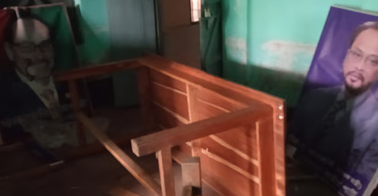 জাতীয় পার্টির কার্যালয়ে ভা ঙ চু র ও অ*গ্নিসংযোগ