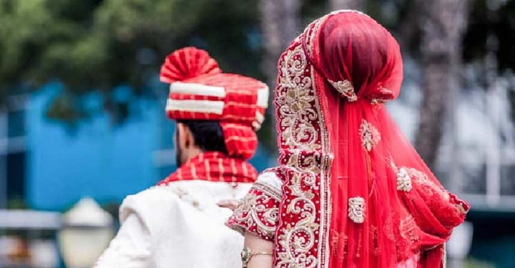 বিয়েতে বন্ধু না আসা পর্যন্ত কবুল বললেন না বর