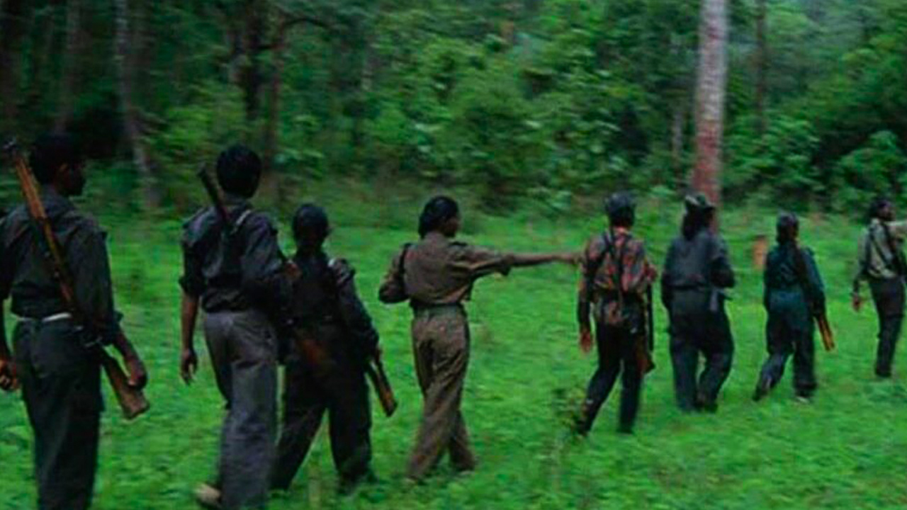  ভারতে নিরাপত্তা বাহিনীর গুলিতে ৩৬ মাওবাদী নি হ ত