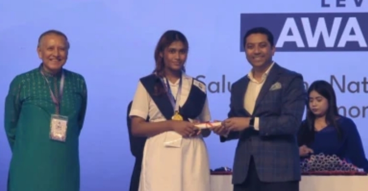 দেশসেরা কৃতীদের সংবর্ধনায় উজ্জ্বল সাবিহা, পেলেন &lsquo;হাইয়েস্ট অ্যাচিভার অ্যাওয়ার্ড&rsquo;