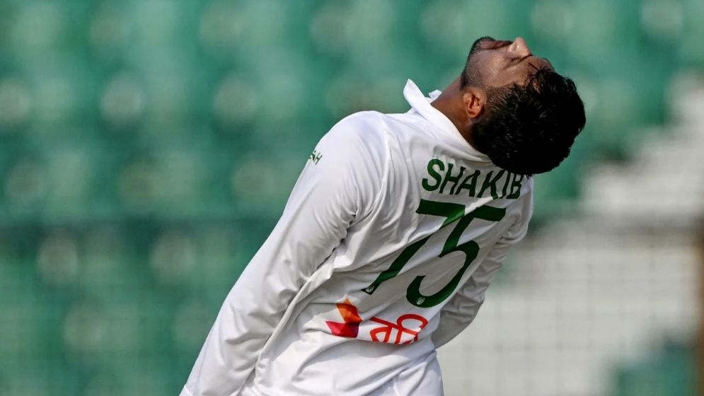 নিরাপত্তার অভাবে দেশে ফেরা হচ্ছে না সাকিবের
