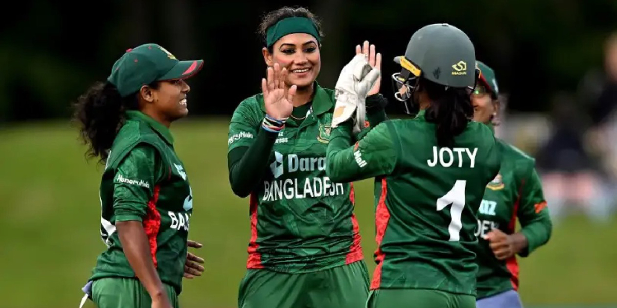 দক্ষিণ আফ্রিকার বিপক্ষে মাঠে নামছে মেয়েরা