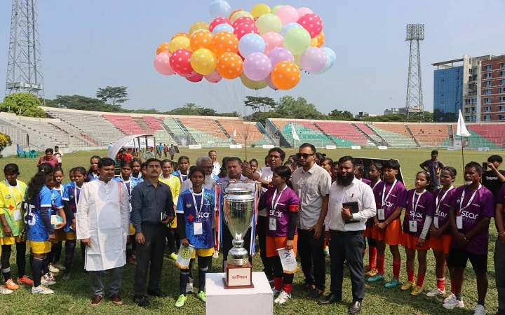 সিলেটে প্রথম আলো-স্টার নিউজ নারী ফুটবল টুর্নামেন্টের  উদ্বোধন