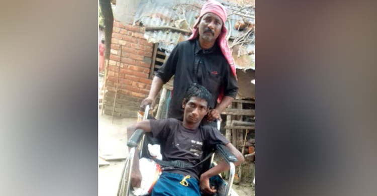 কার্ড আছে, ভাতা নেই: ভিক্ষা করেই দিন কাটে নয়নের