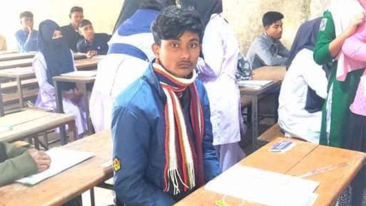 বাবার লাশ বাড়িতে রেখে পরীক্ষার হলে ছেলে