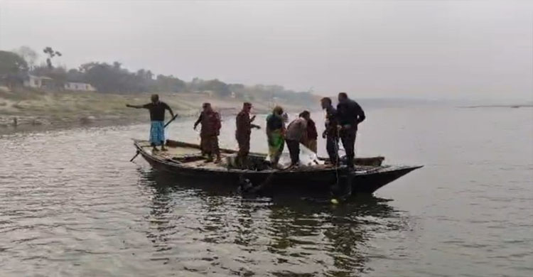 নদীতে গোসলে নেমে মাদ্রাসাছাত্র নি খোঁ জ