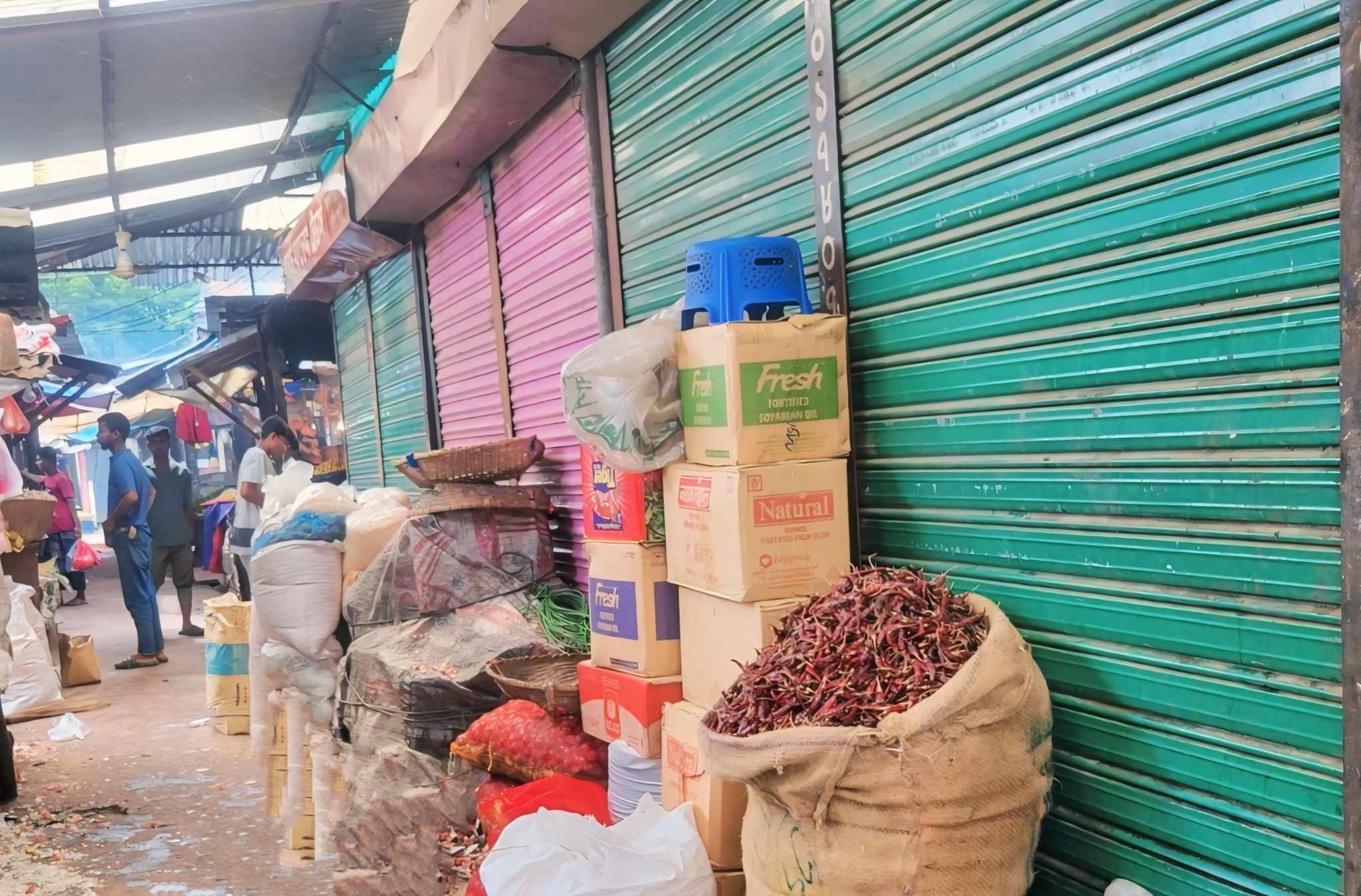 জৈন্তাবার্তায় সংবাদ প্রকাশের পর, বাহুবলে মহিলা কর্নারের ৩টি দোকান বন্ধ 