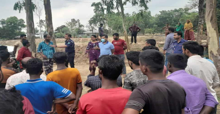 শ্রীমঙ্গলে অবৈ*ধভাবে বালু ও মাটি কা টা র দায়ে দেড় লাখ টাকা জ রি মা না    