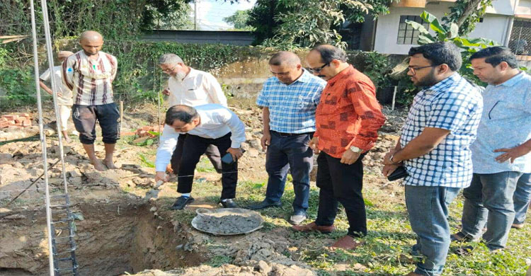 শ্রীমঙ্গল পৌরসভার অর্থায়নে ভিক্টোরিয়া স্কুলের মাঠে নির্মাণ কাজের উদ্বোধন